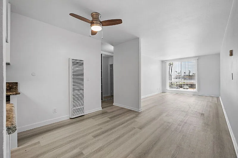 1452 Grand Ave #6