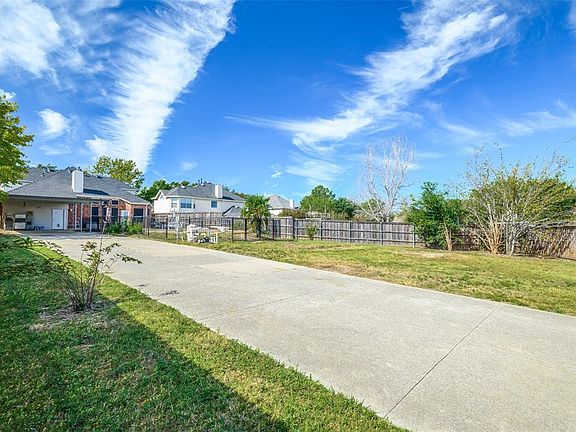 3rd image of 4408 Shadowridge Dr