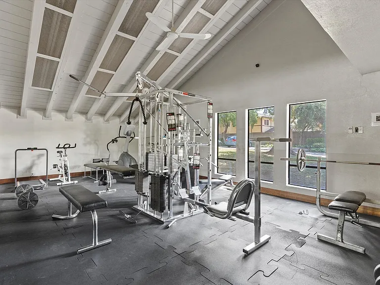 2440 Larkspur Ln #302 — Photo 26