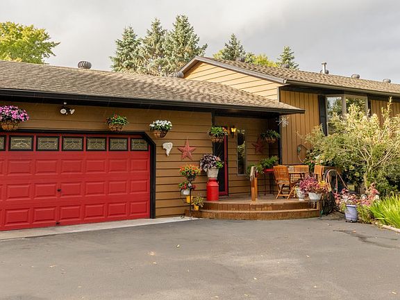 2nd image of 441 Green Mill Ln