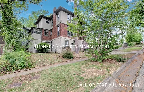 822 N Jackson St Photo 1