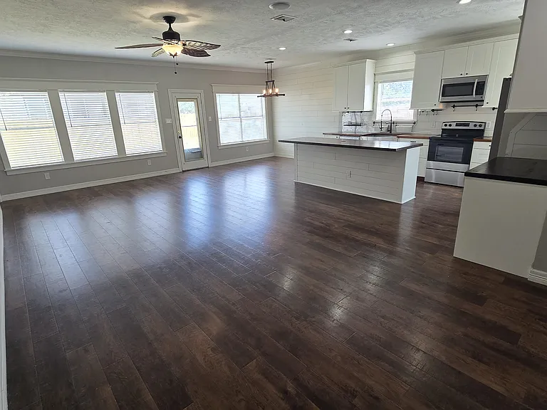414 Manor Ave — Photo 11