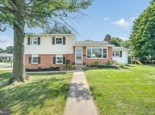 1204 Apple Dr, Mechanicsburg, PA 17055