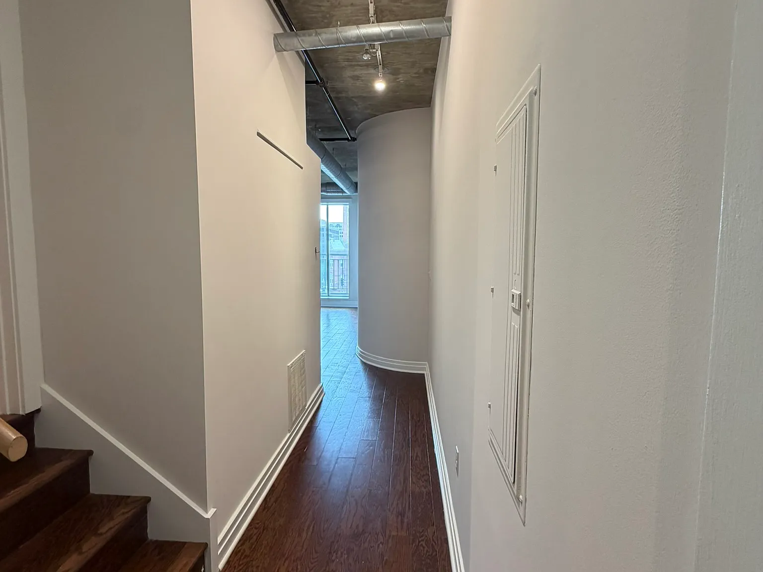 1 bed, 761 sqft, $3,200 — Photo 4