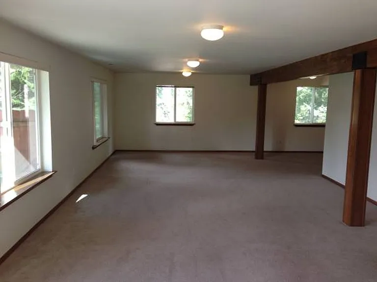 1321 Toledo St — Photo 5