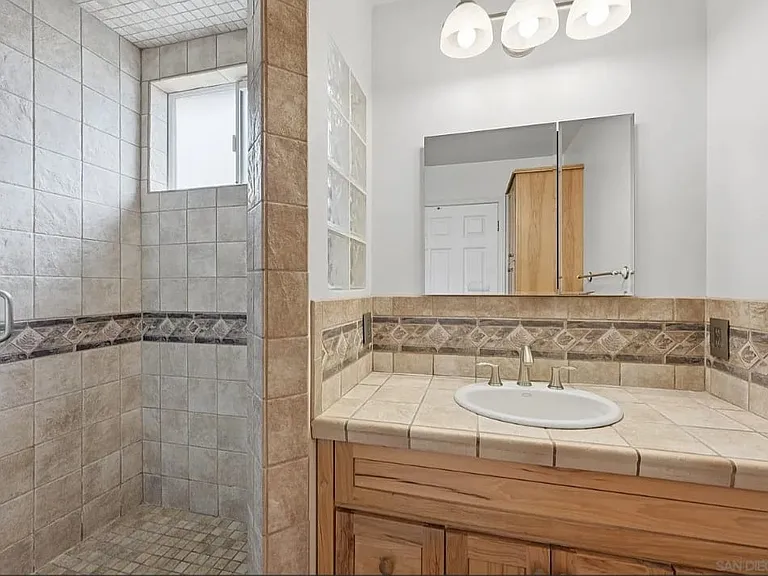 936 Spinel Ave — Photo 9