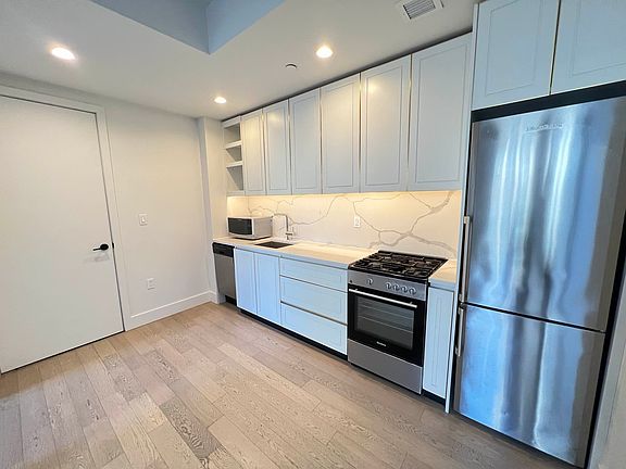 3rd image of 635 4th Ave #202