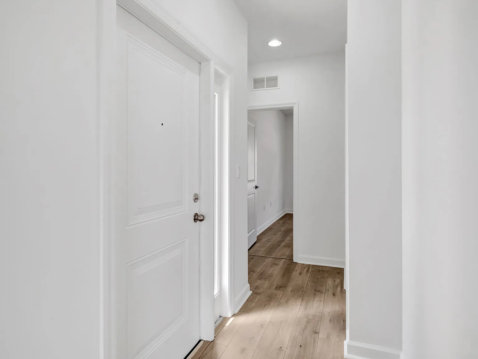 4 bed, 1920 sqft, $3,850 — Photo 4