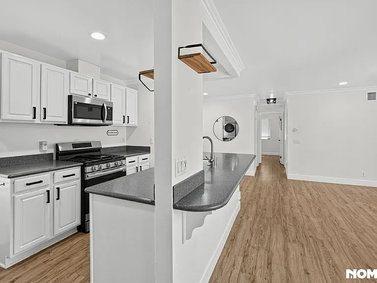 22811 Malaga Way — Photo 28
