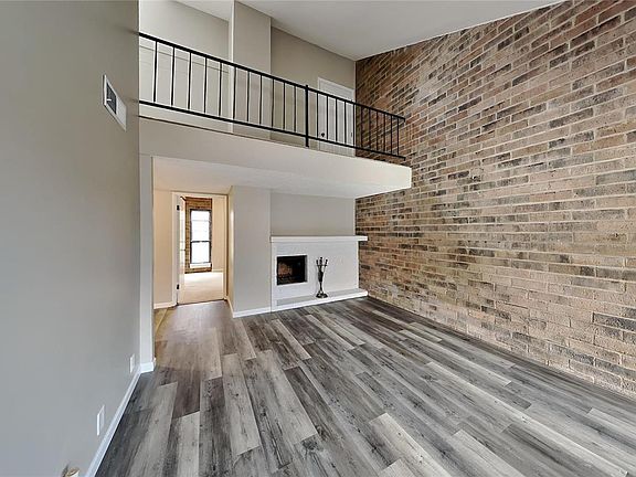 3rd image of 658 Coeur De Royale Dr APT D