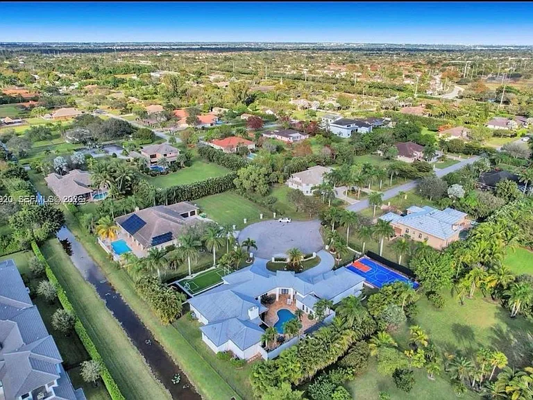 11400 NW 7th St — Photo 54