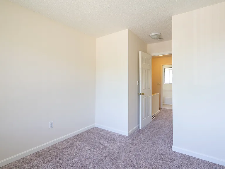 Hathaway Farms Townhomes at Northampton — Photo 87