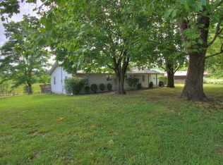 1010 Old Allardt Rd, Jamestown, TN 38556