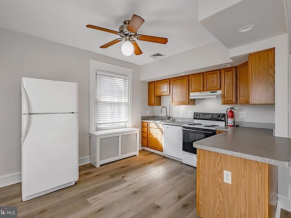 2nd image of 1210 W Darby Rd
