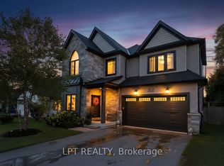 258 Andrew St, Newmarket, ON L3Y1H2