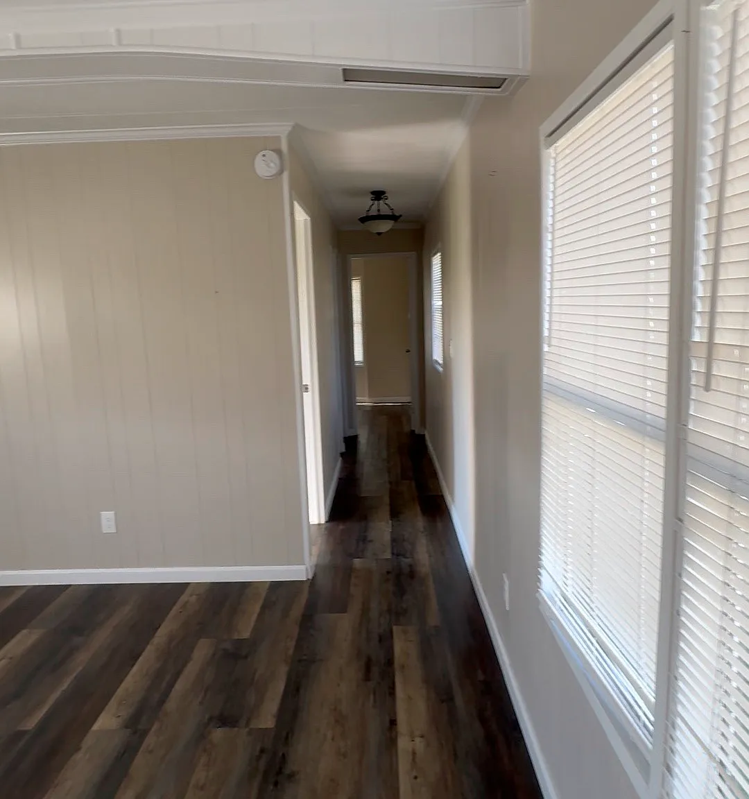 3 bed, $1,100 — Photo 1