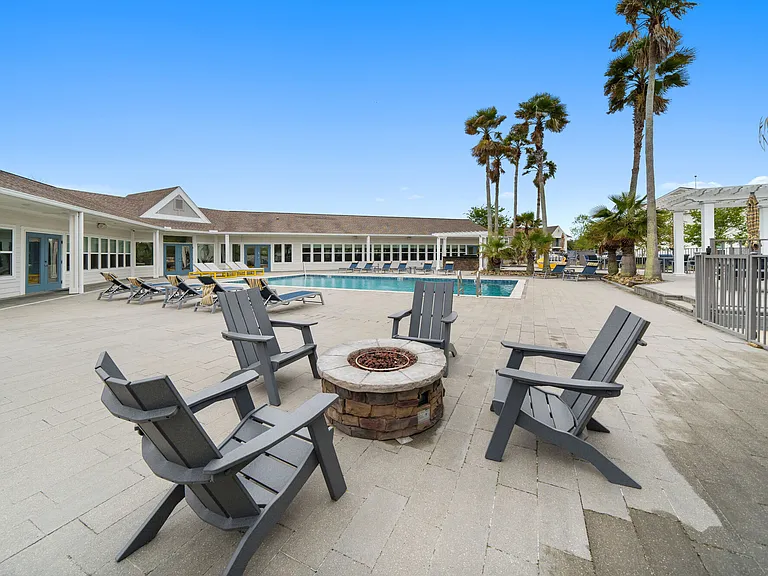 Stanford Pointe — Photo 18