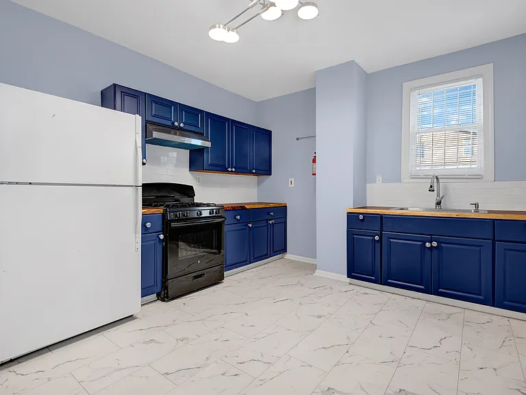 739 Morton St NW — Photo 10