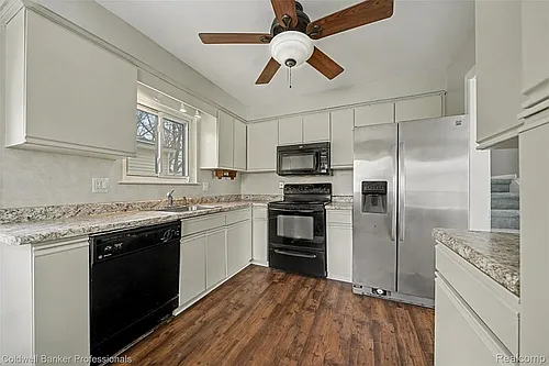20280 Melvin St Photo 1