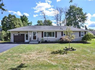 38 Gemini Cir, Rochester, NY 14606