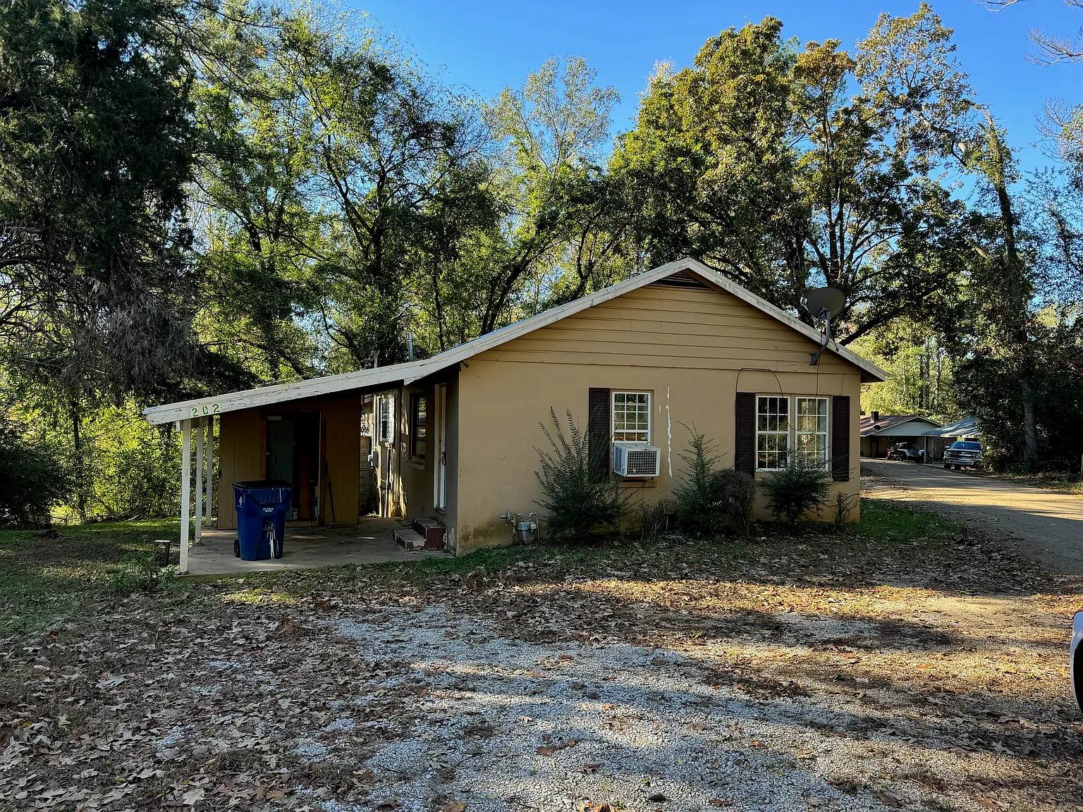 202 Martin Luther King Jr. Drive - B — Photo 2
