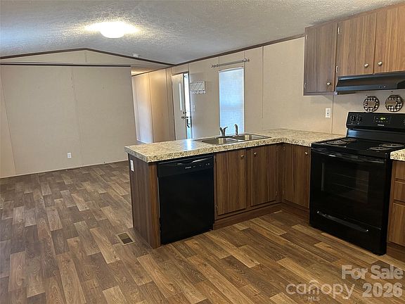 3rd image of 105 Old Yorkville Rd