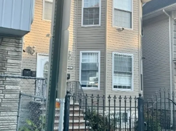 218 S Burnett St, East Orange City, NJ 07018