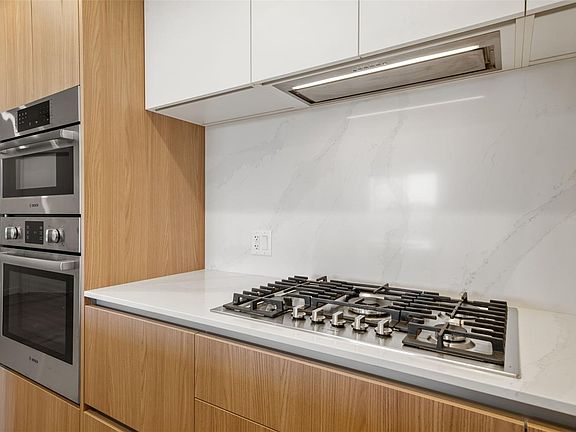 4th image of 2000 Hannington Rd #1110
