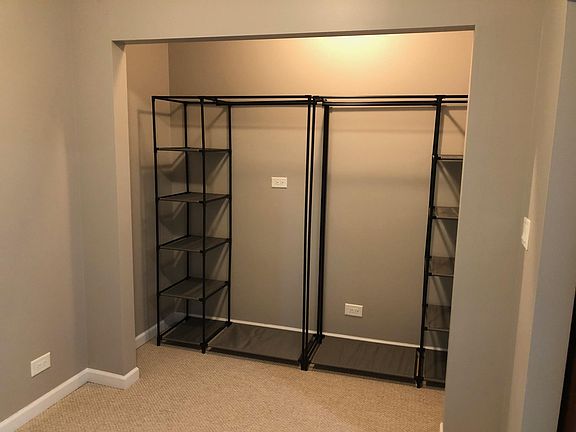 Closet in 2nd bedroom