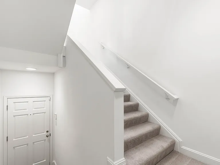 1924 Filbert St #2 — Photo 11
