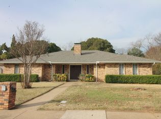 1135 Greenway Dr, Duncanville, TX 75137