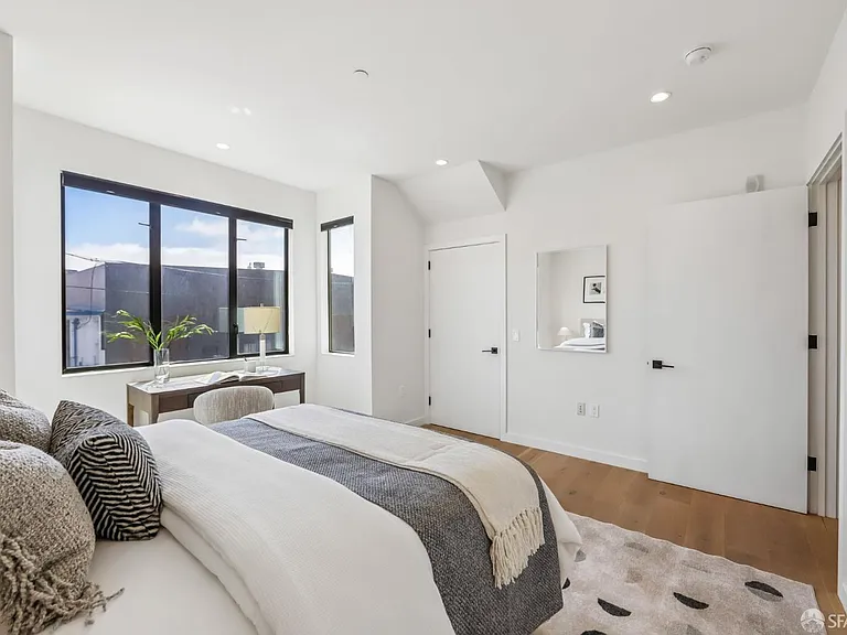 2nd Bedroom (lower level)