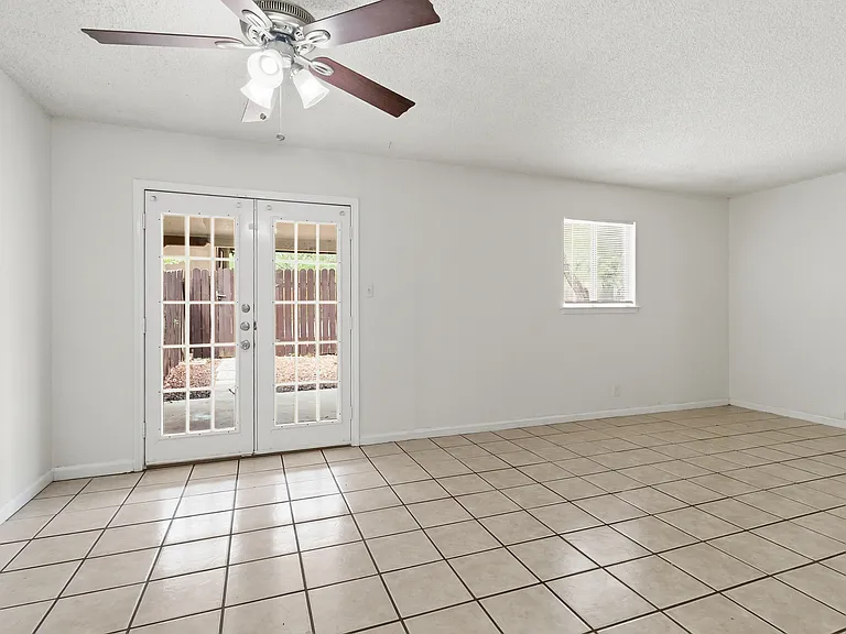 4813 Fred May St — Photo 9