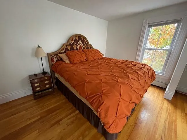 49 Warren St #B — Photo 3