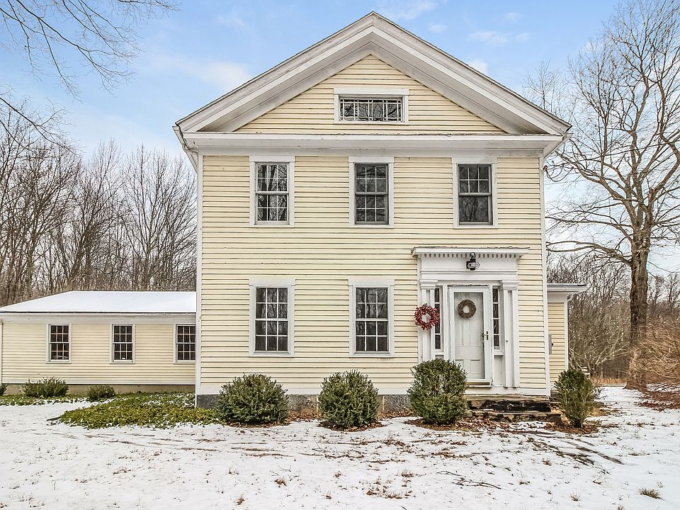 Front of 457 Podunk Rd