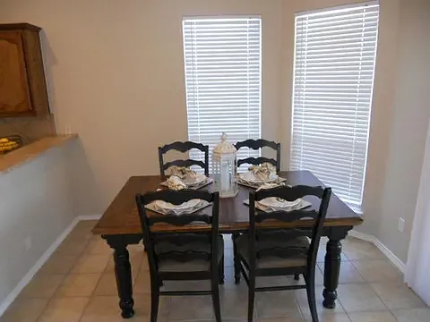 3 bed, 1565 sqft, $2,200 — Photo 4