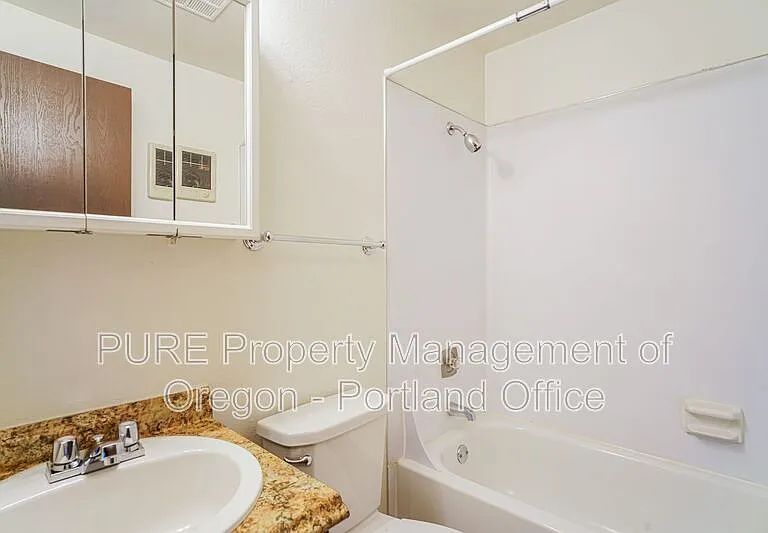 Parkway Garden — Photo 29