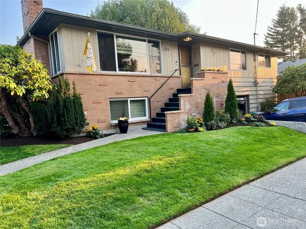 3901 SW Hanford Street, Seattle, WA 98116