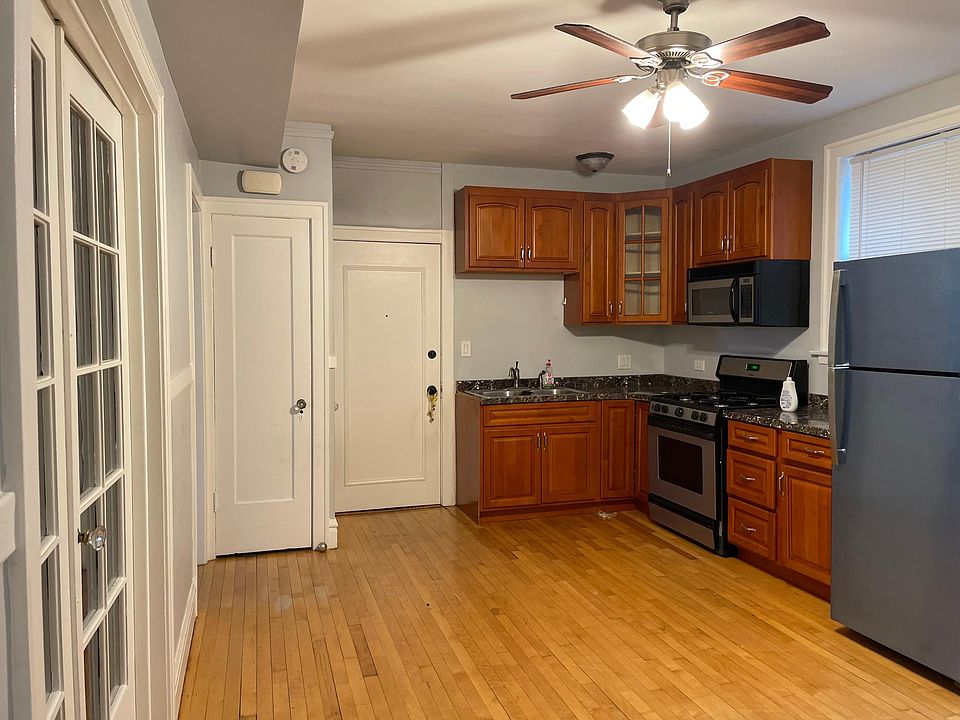 1st image of 2218 Oak Park Ave APT 1R