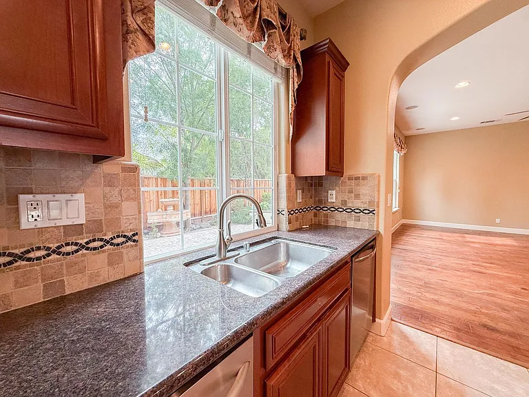 342 Stanforth Ct — Photo 19