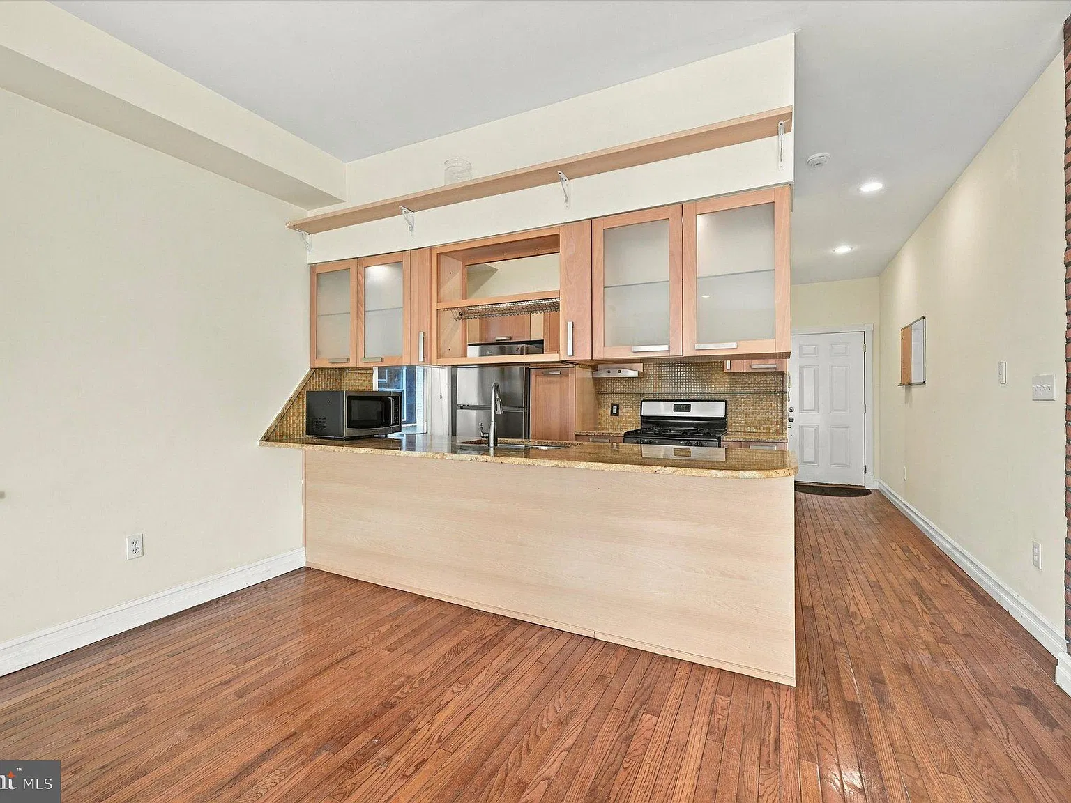 2 bed, 1.0 bath, 1200 sqft, $2,000 — Photo 4