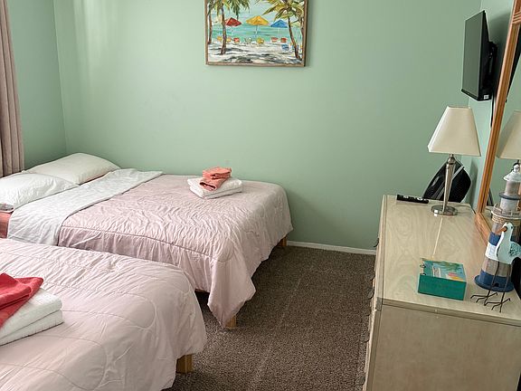 4th image of 19451 Gulf Blvd APT 201