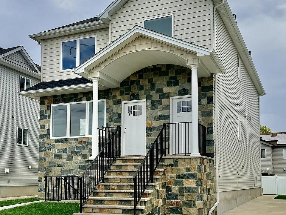 87 Bombay St #1