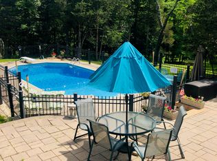 69 Minturn Rd, Warwick, NY 10990