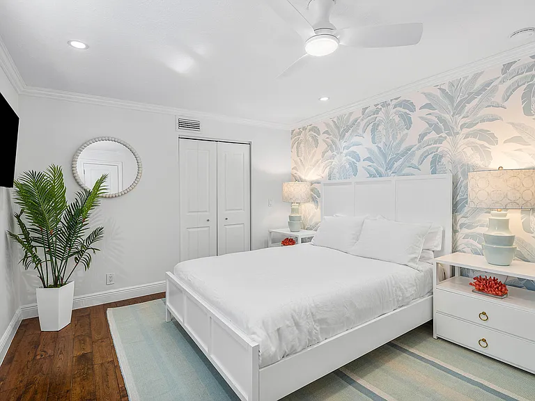 820 Palm Trl — Photo 28