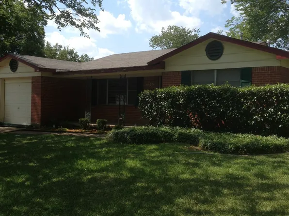 5059 Gaines Ct, Haltom City, TX 76117