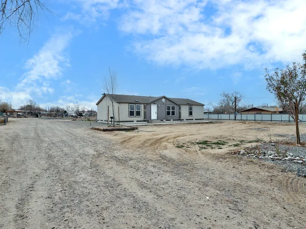 256 Sunnyslope St SW, Albuquerque, NM 87105