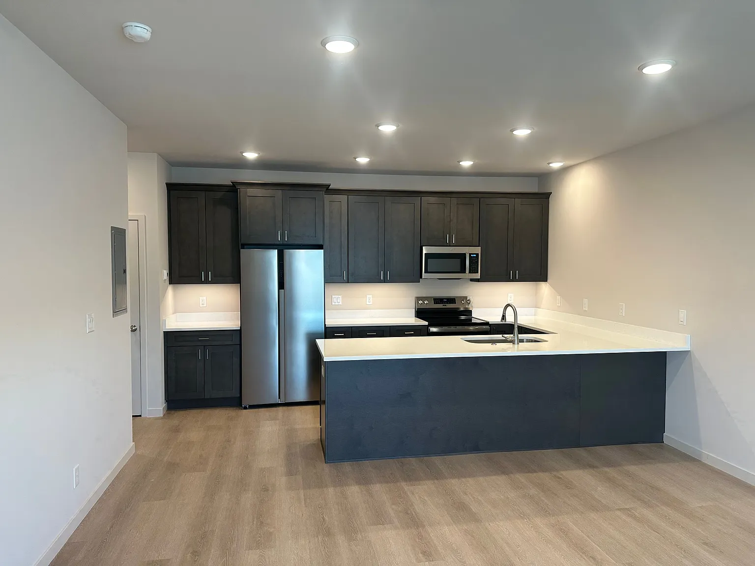 2 bed, 1.0 bath, 831 sqft, $1,500 — Photo 3