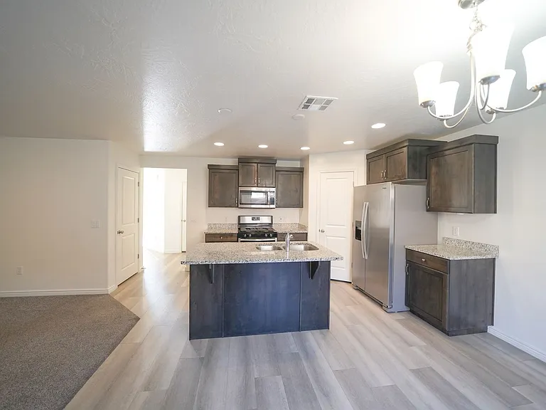 3243 S Fossil Hills Dr — Photo 17