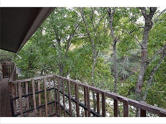 5th image of 3001 Loyola Ln